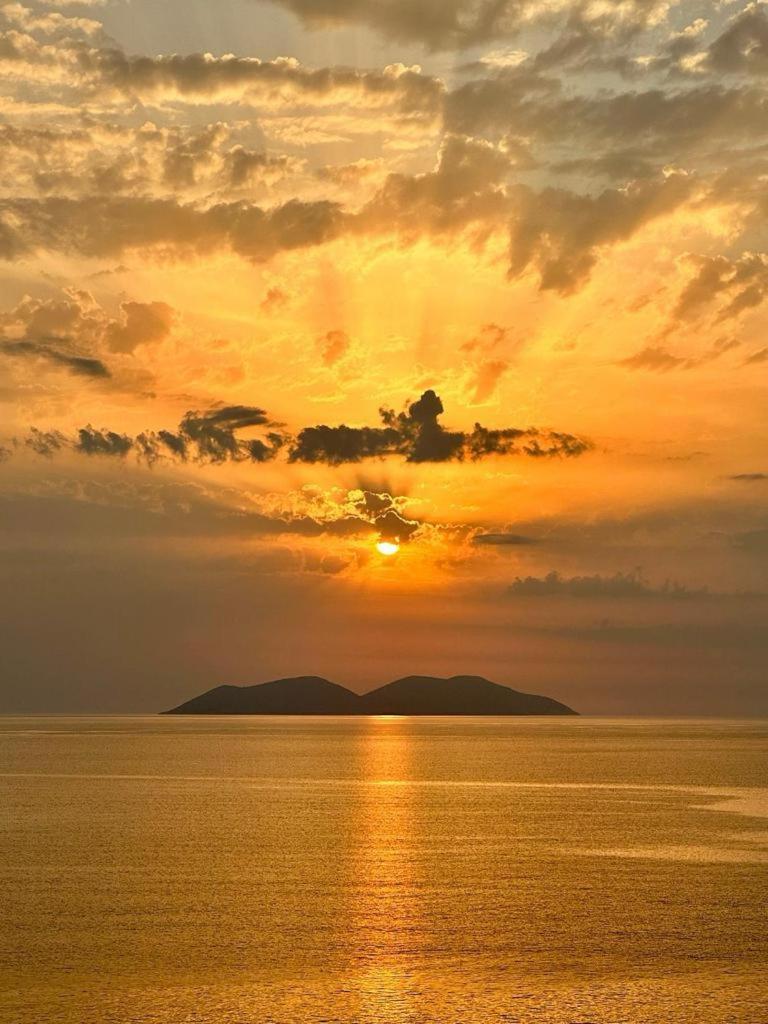 Blue Dream Holiday Hotel Vlorë Esterno foto